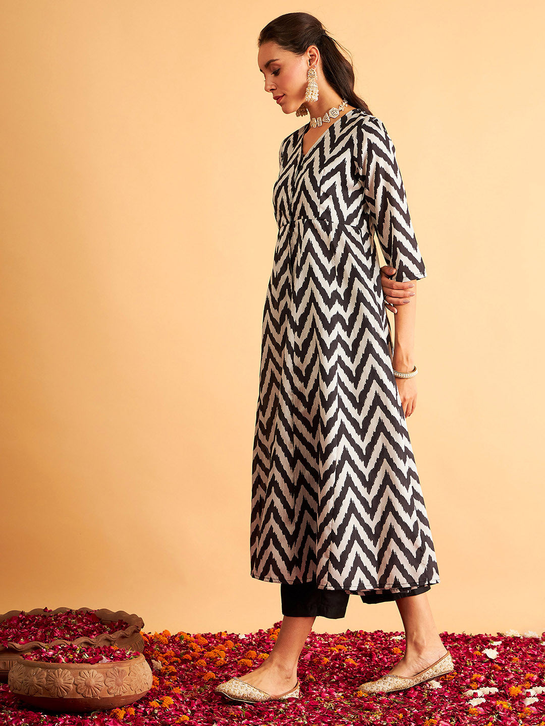 Women Black & White Chevron Printed Anarkali Kurta