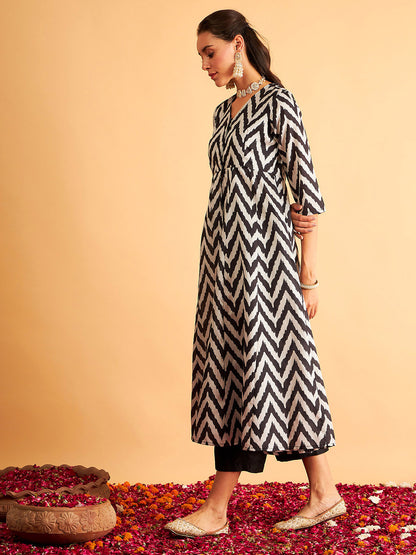 Women Black & White Chevron Printed Anarkali Kurta
