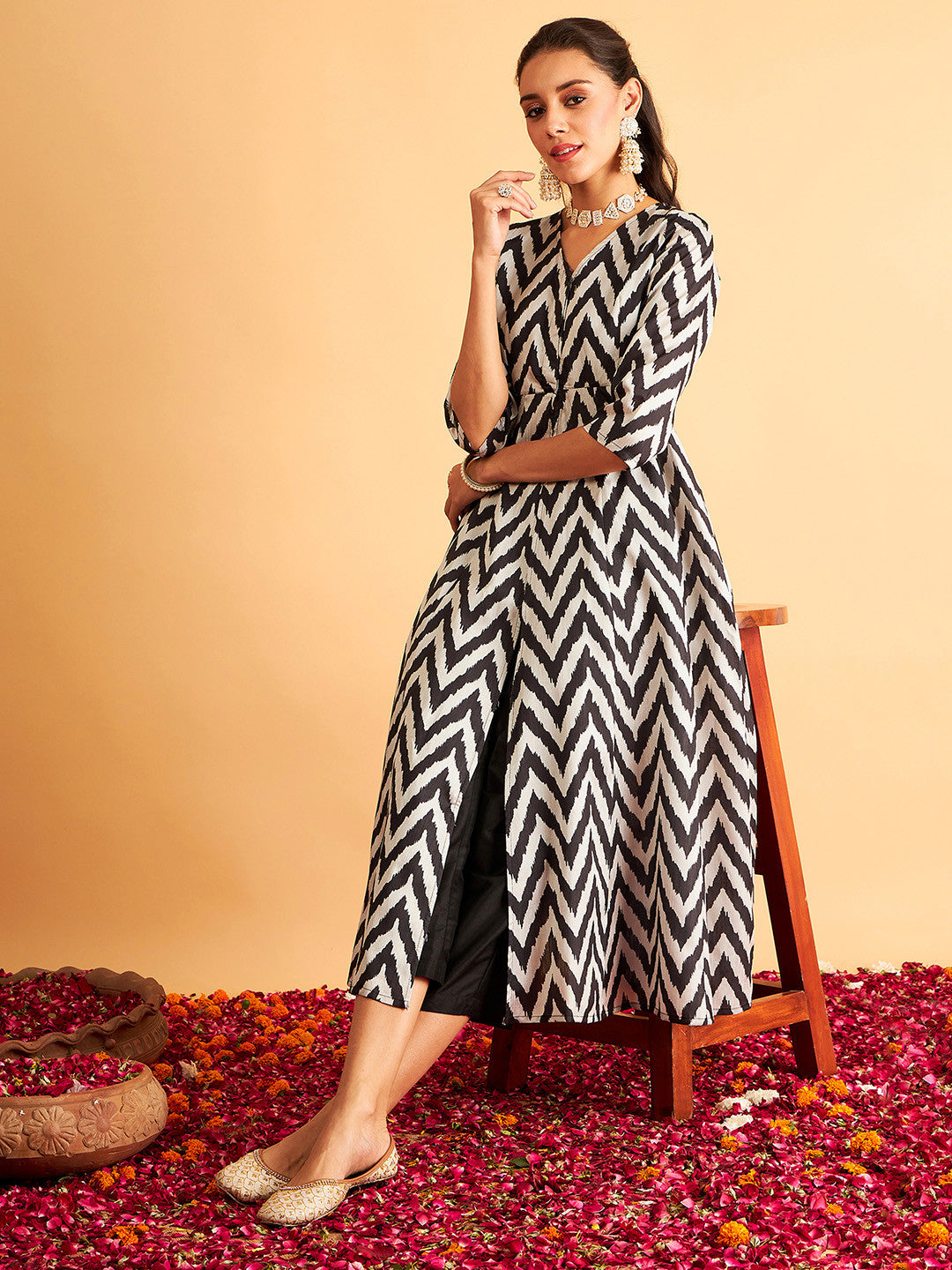Women Black & White Chevron Printed Anarkali Kurta