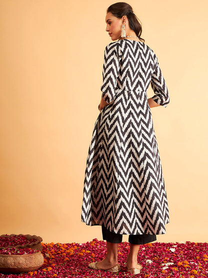Women Black & White Chevron Printed Anarkali Kurta
