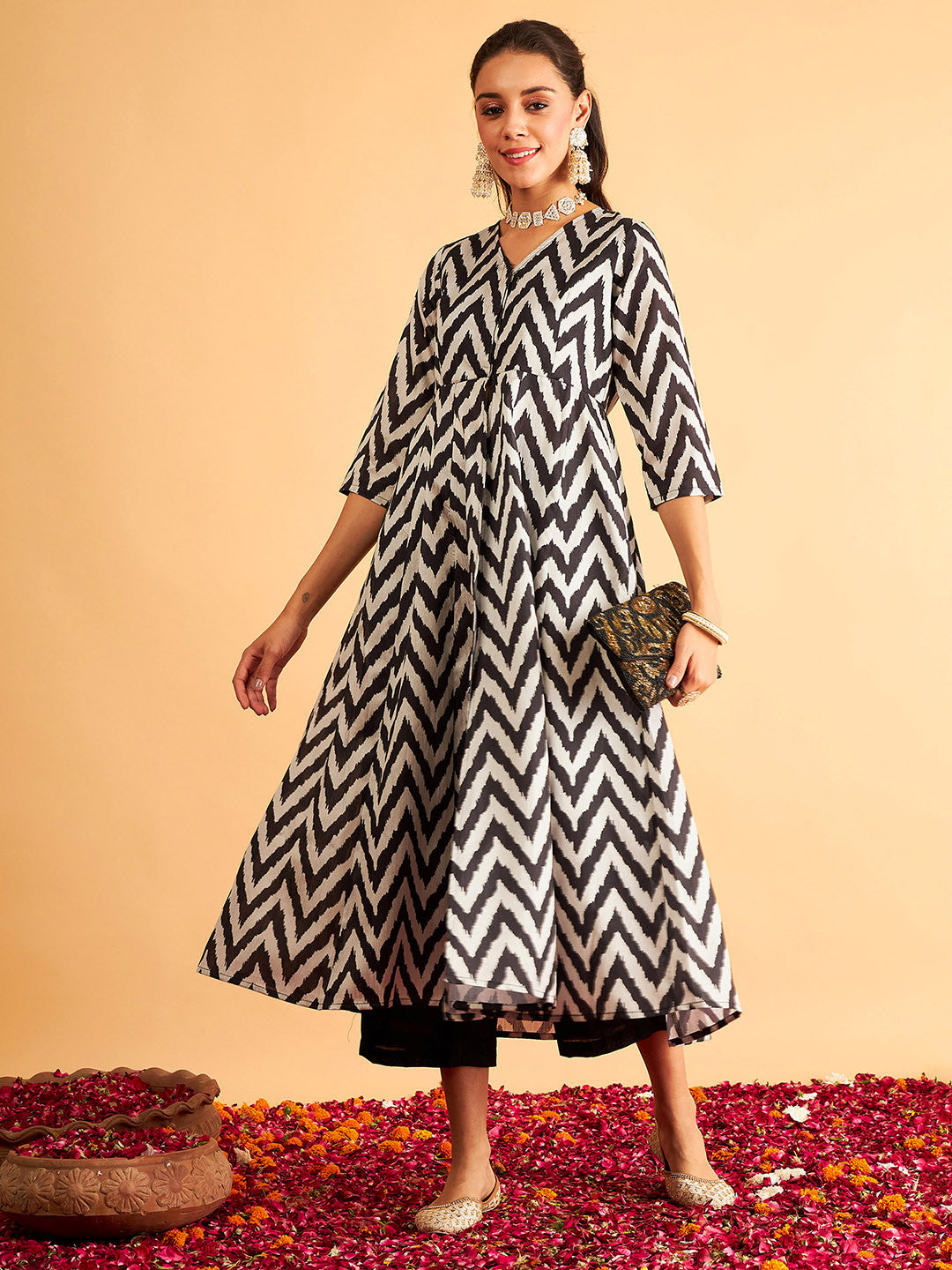 Women Black & White Chevron Printed Anarkali Kurta
